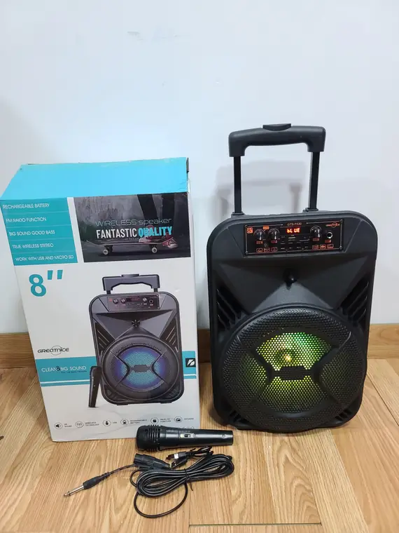 Bocina de 8 pulgadas con luces, su caja y micrófono incluido
